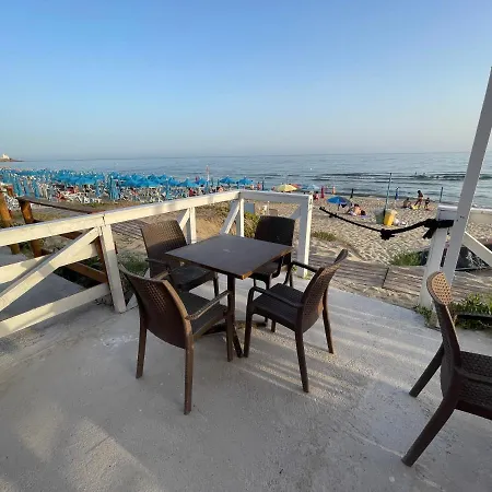 Villetta Sul Mare Con Accesso Alle Spiaggia Posizione Esclusiva